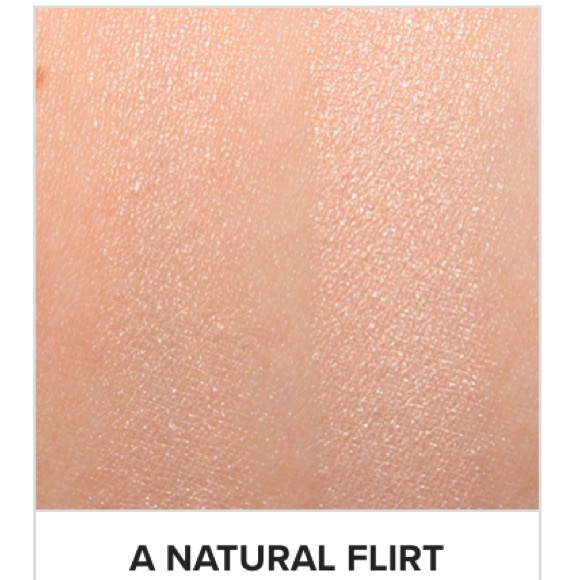 A Natural Flirt Extra Dimension Eyeshadow Collection MAC - Picture 6 of 12